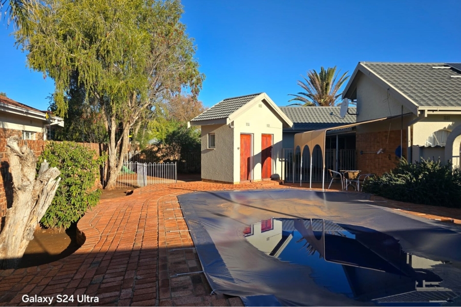 4 Bedroom Property for Sale in Hillcrest Northern Cape